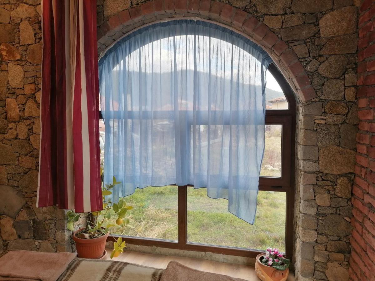 Villa Лилянината Къща Kalofer Esterno foto